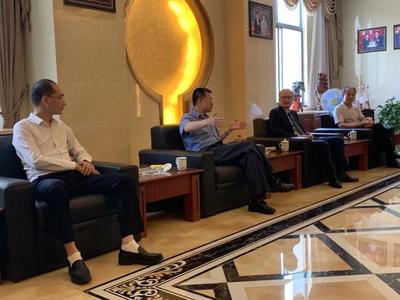 冠軍磁磚喜迎建材行業(yè)協會領導蒞臨指導，共話磁磚行業(yè)新篇章